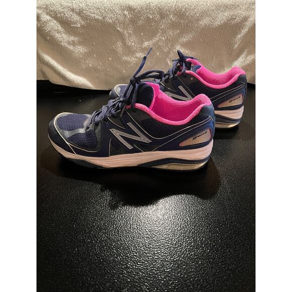 Size 9.5 - New Balance 1540v2 Blue - Picture 1 of 16